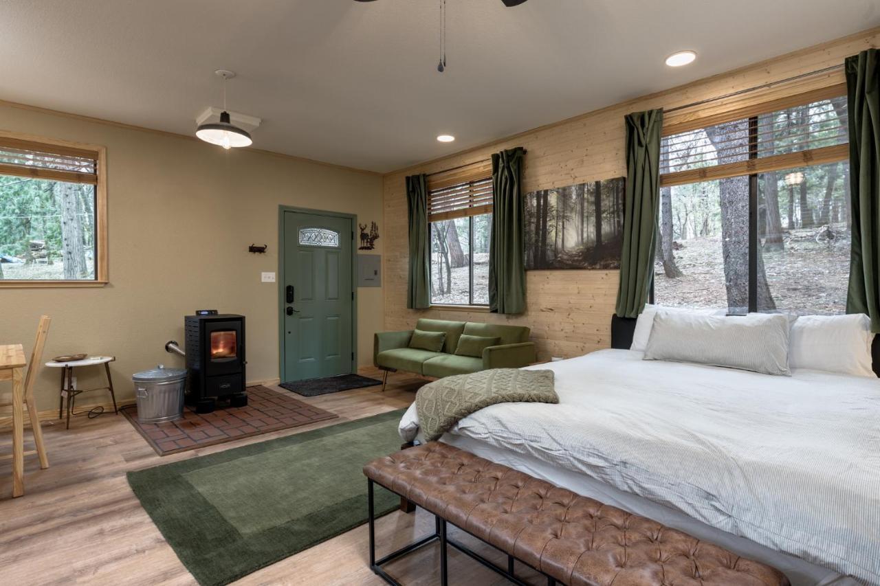 Hotel Little House In The Big Woods Forest Ranch Exterior foto