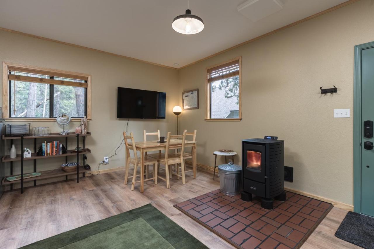 Hotel Little House In The Big Woods Forest Ranch Exterior foto
